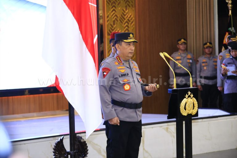 Kapolri Pimpin Kenaikan Pangkat 16 Pati Polri